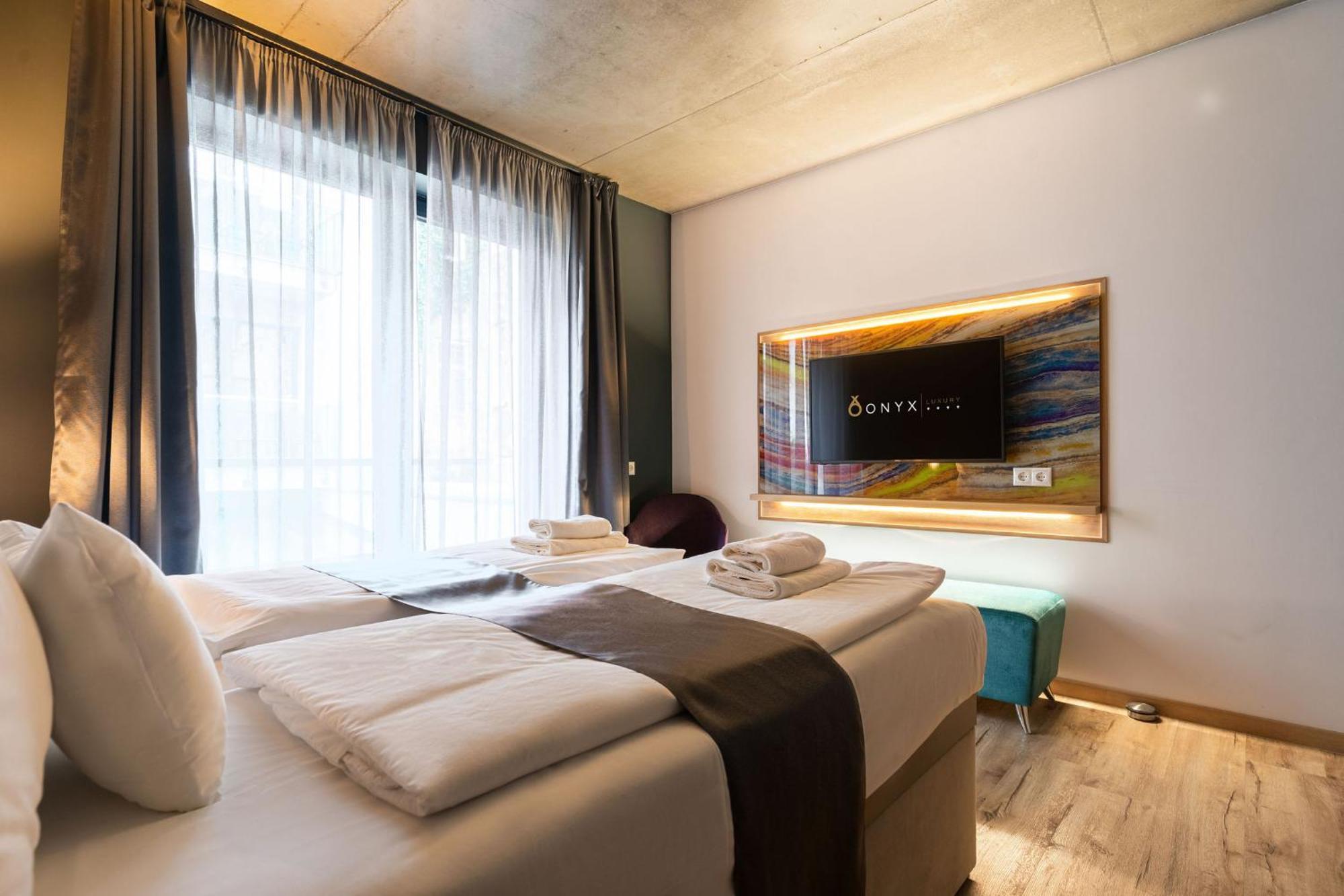 Onyx Luxury Будапеща Екстериор снимка